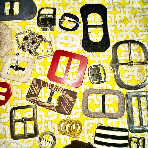 Bundle 87 VNT Belt Buckle Collection
